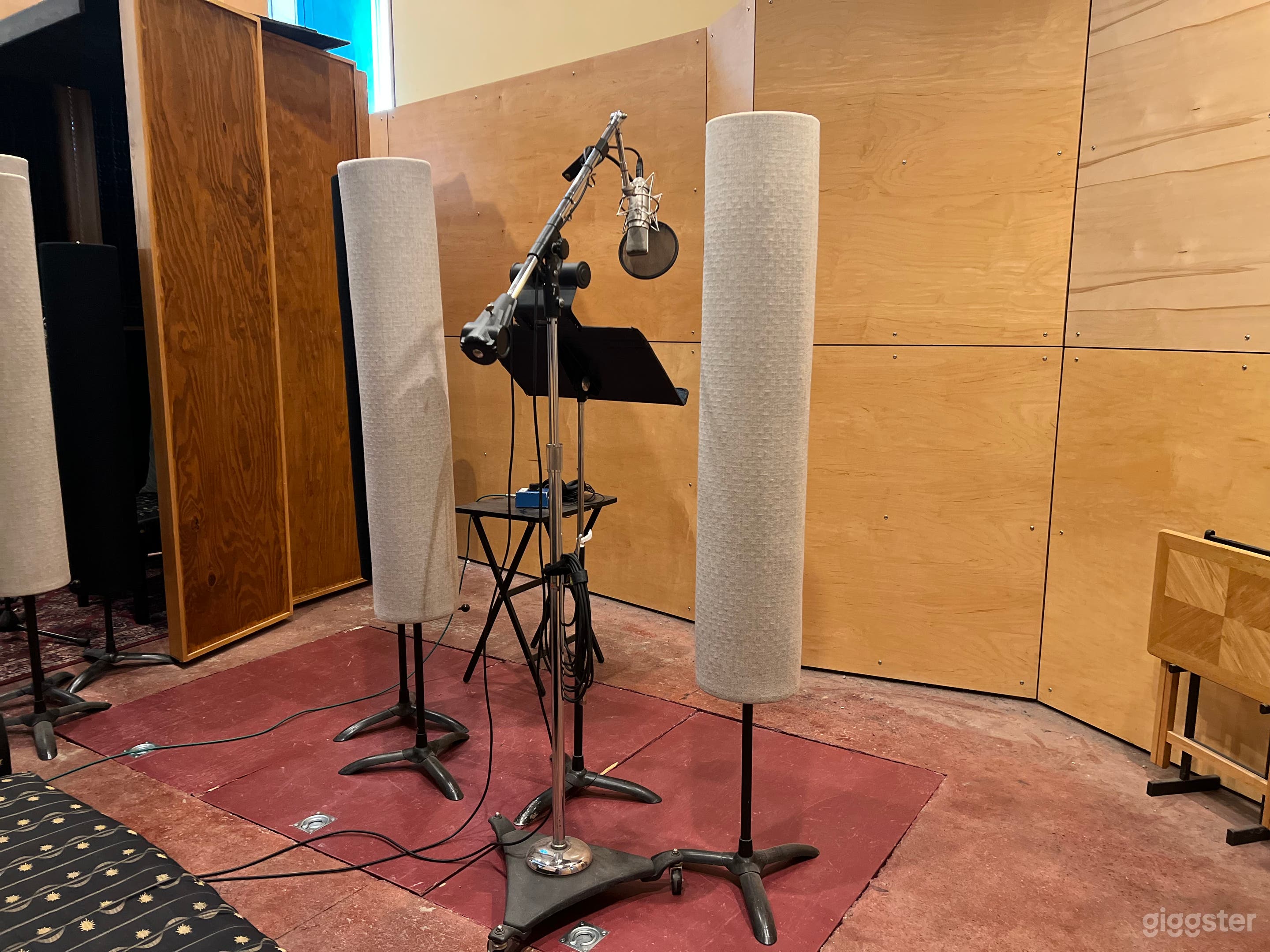 Bright Cozy Studio For Recording and Productions Photo 1