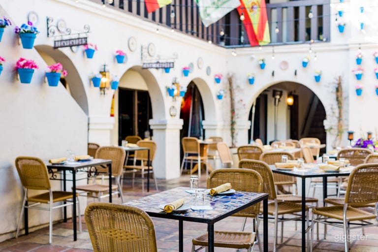  Spanish Restaurant & Garden Courtyard with European Charm 