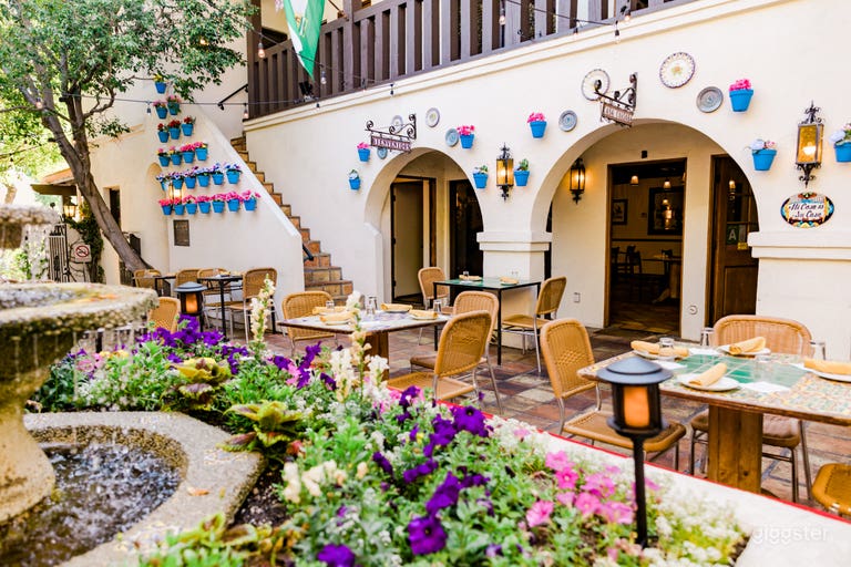  Spanish Restaurant & Garden Courtyard with European Charm 