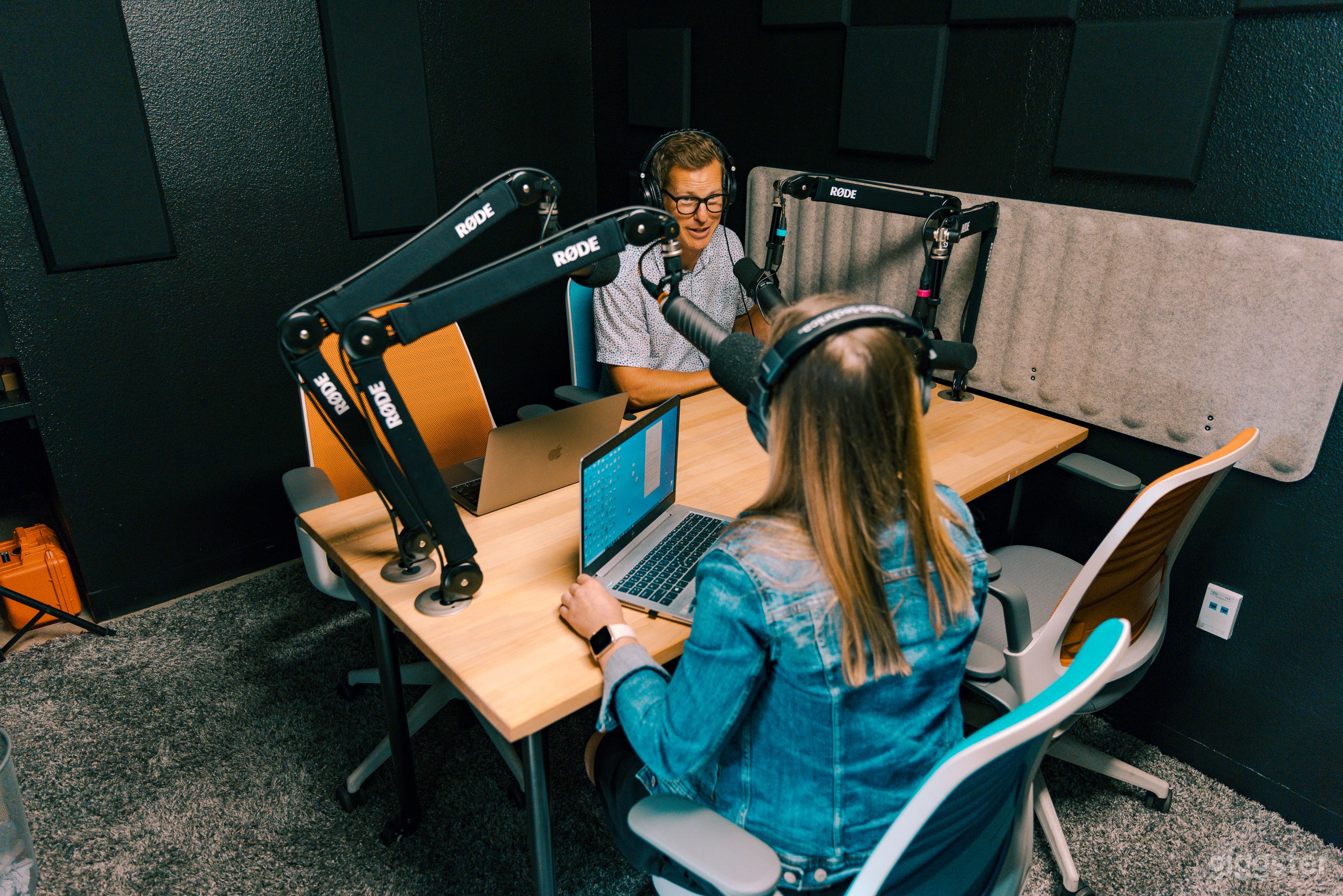 Podcast Studio room Photo 1