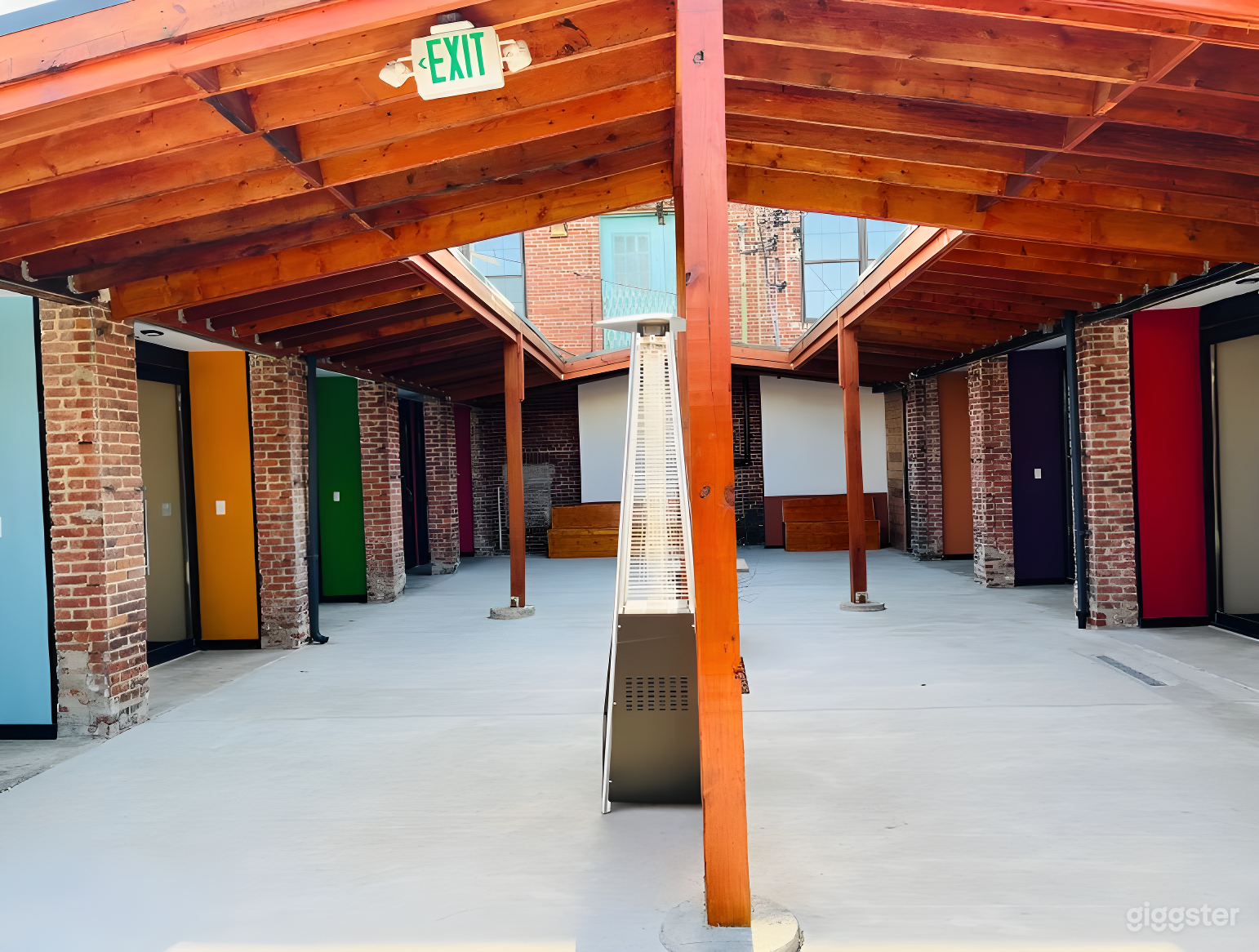 Private Dining Room for 6 Guests Photo 3