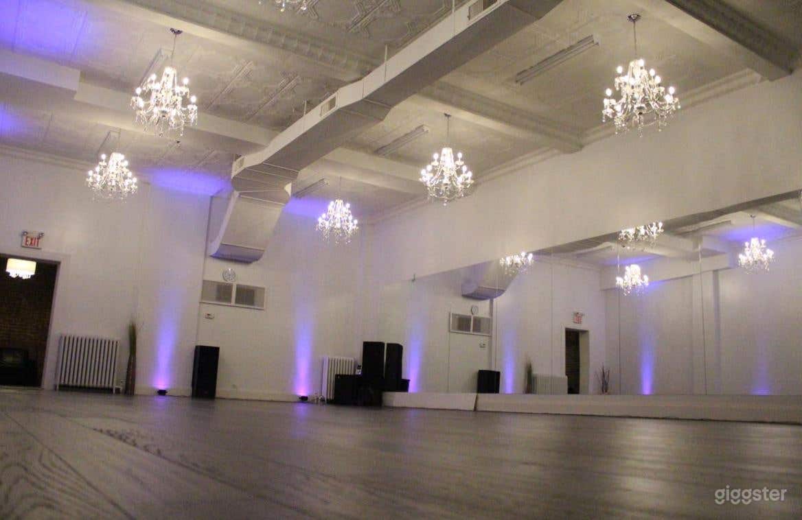 Studio A - Beautiful and Spacious Room for Larger Groups Photo 1