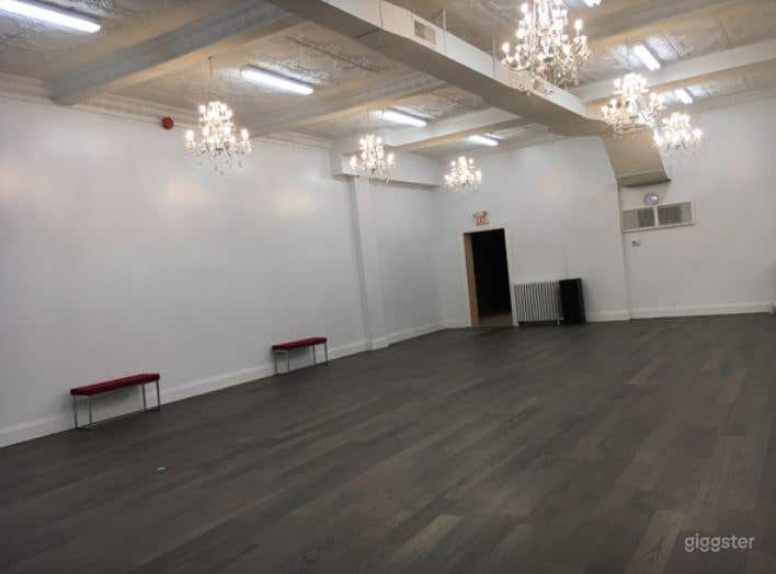 Studio A - Beautiful and Spacious Room for Larger Groups Photo 3