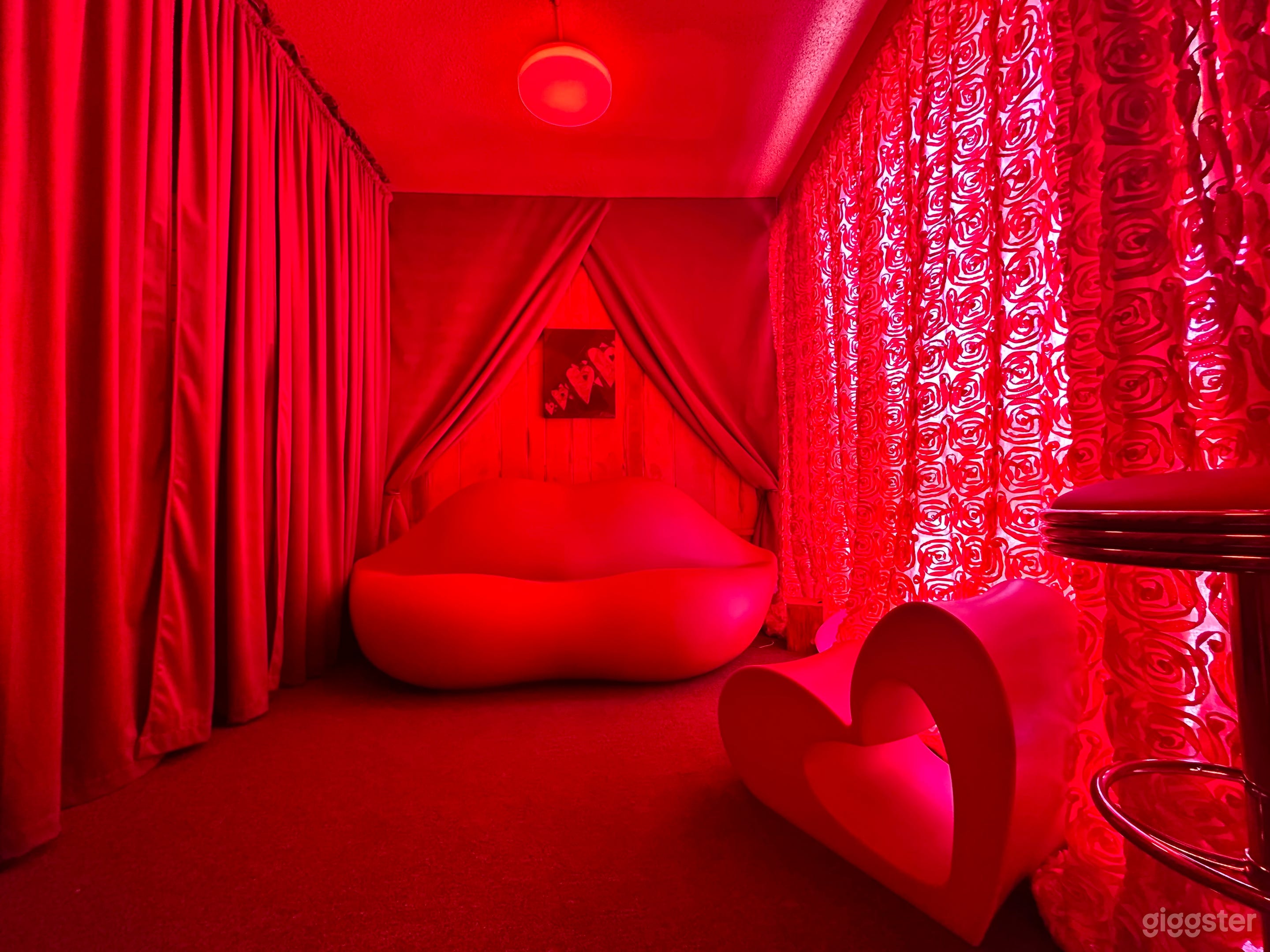 All-Red Creative space in City of Laguna Photo 1