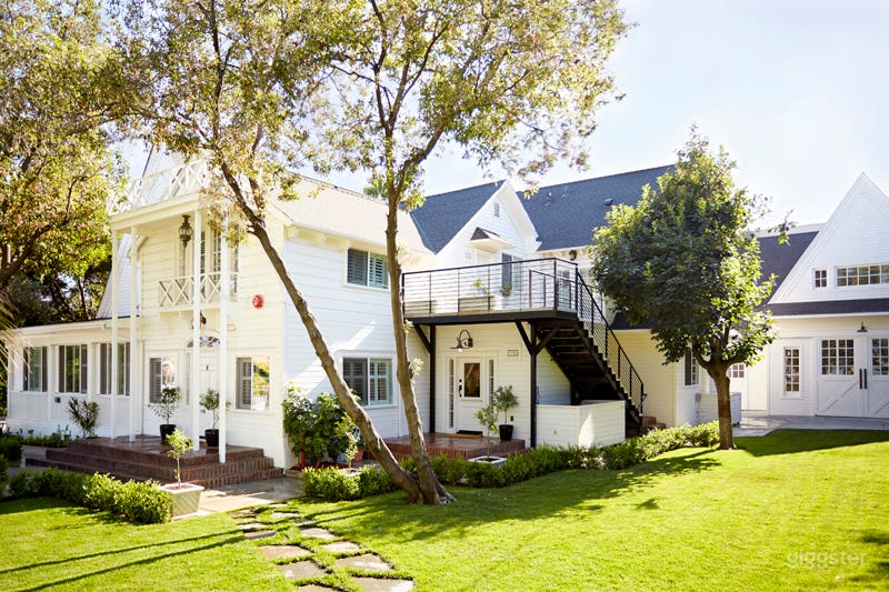 Fully Restored Victorian-Style Farmhouse in the Heart of Hollywood Photo 1