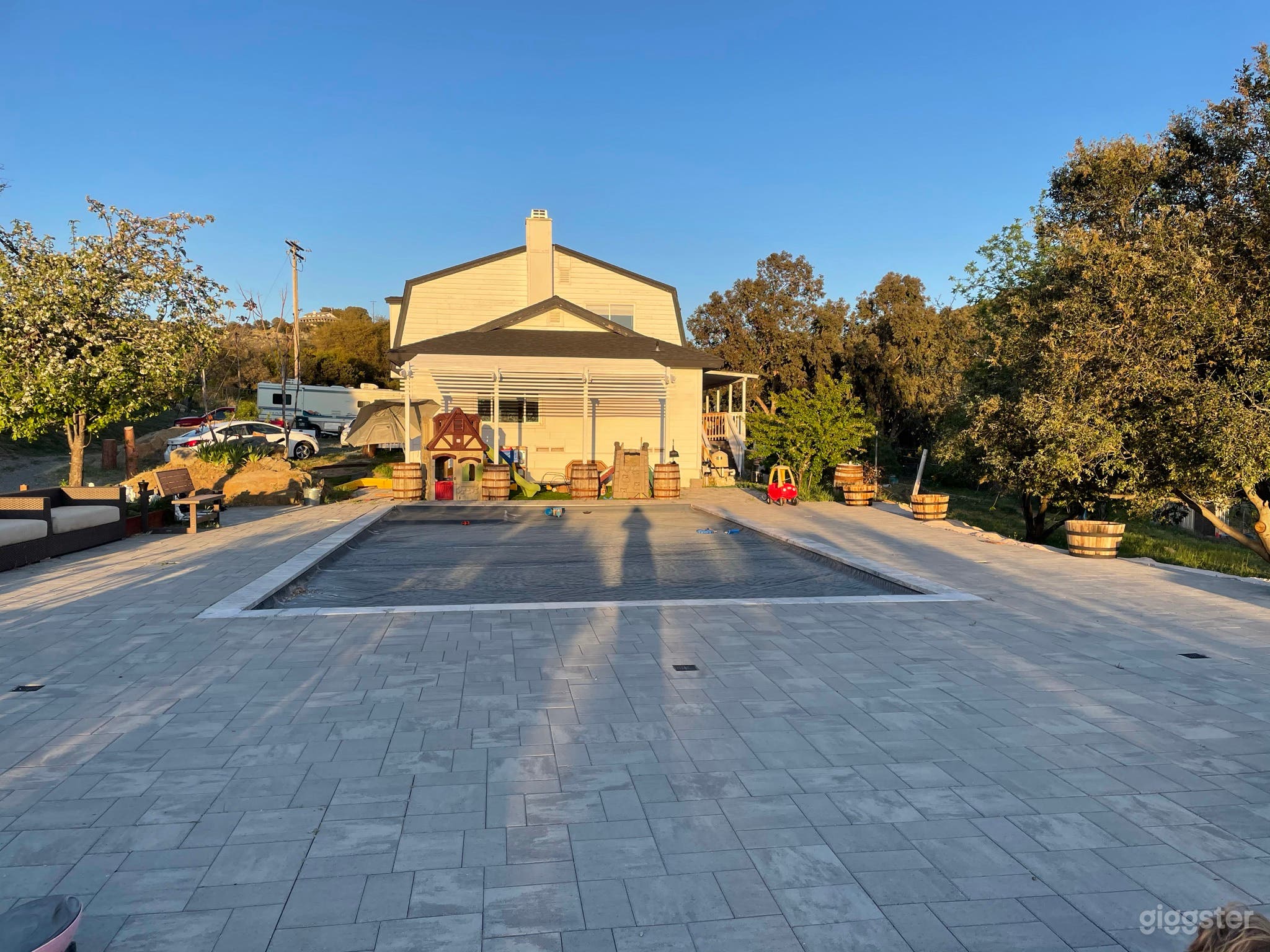 Gorgeous modern meets country sheek pool