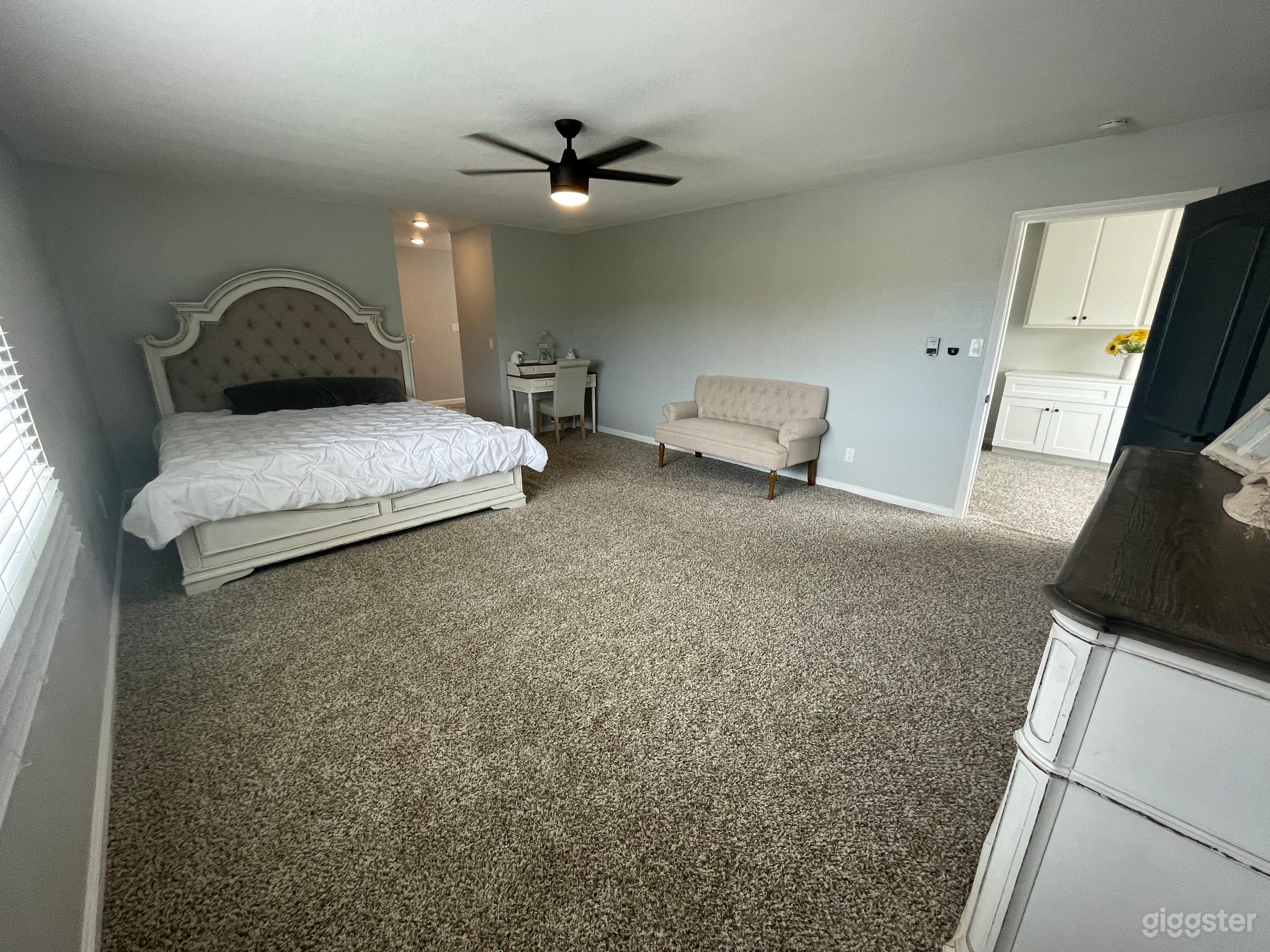 Another view of the master suit upstairs 