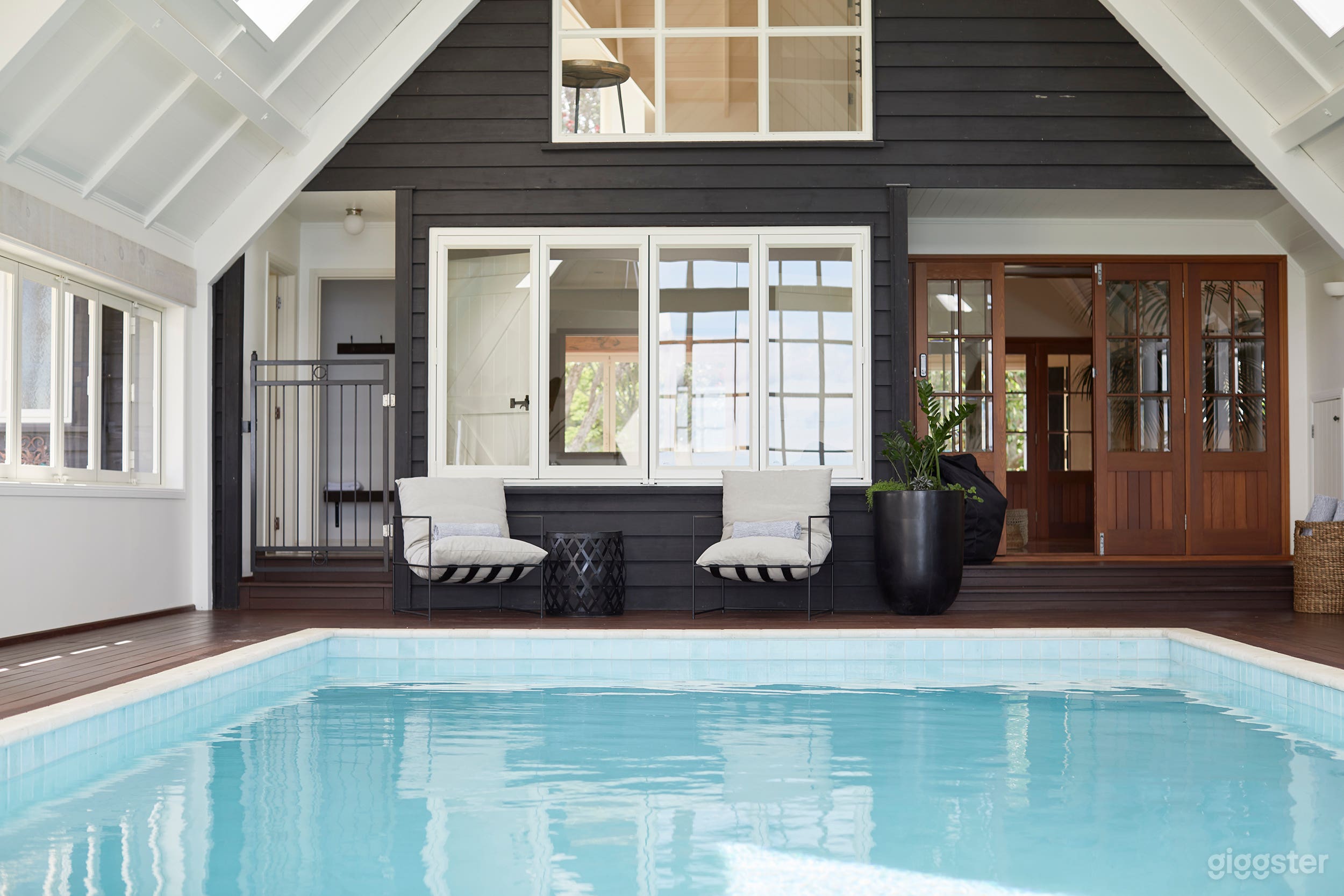 Luxury Pool Room with Pacific Ocean Views Photo 1