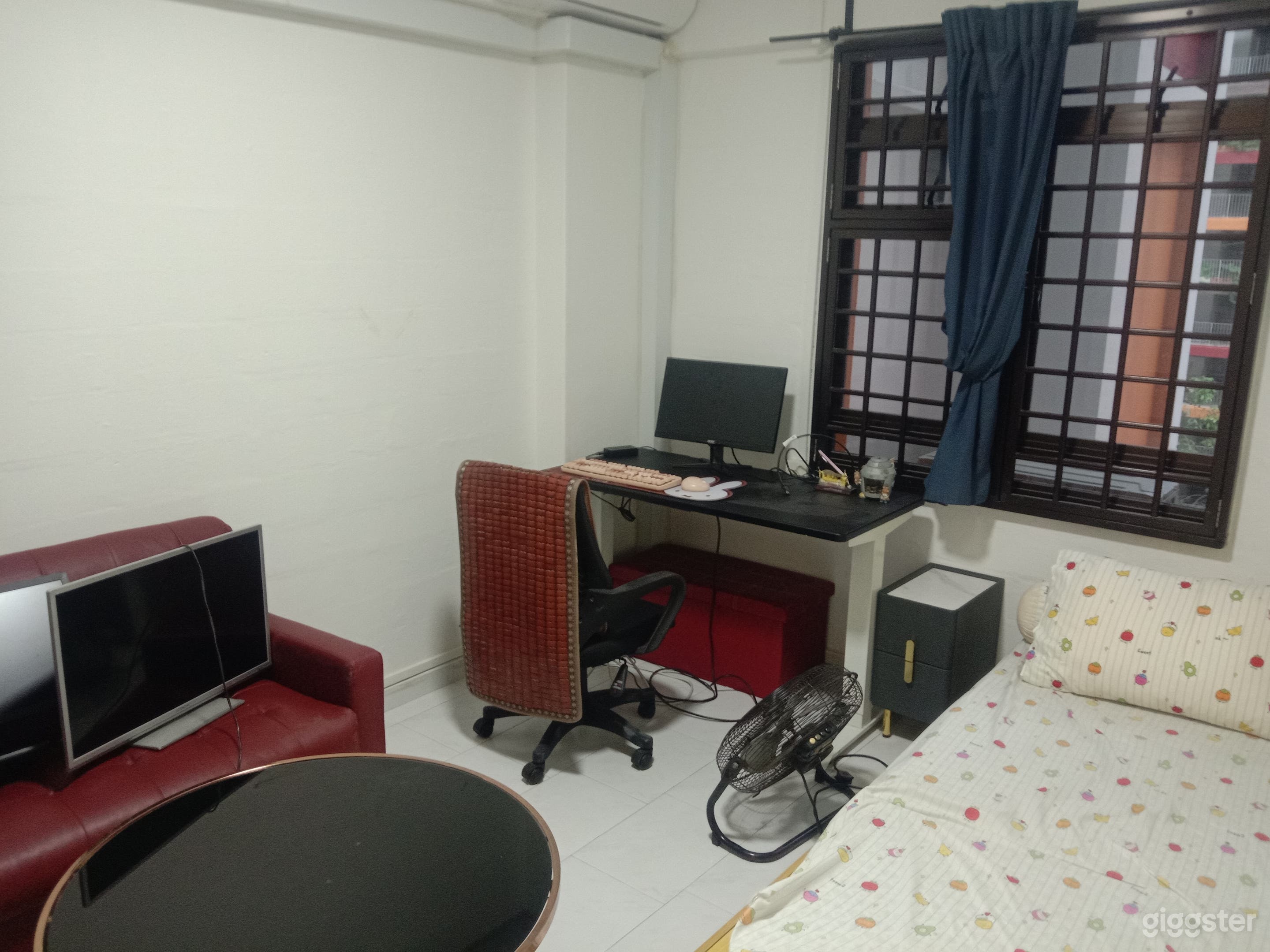 Bright Minimalist 3 Room Flat HDB Photo 3