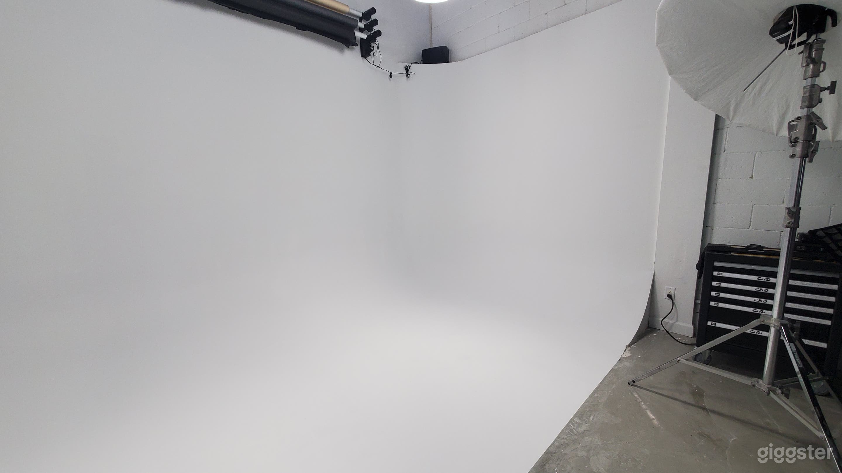 The Bahamas Film&amp;Photo Studio Photo 2