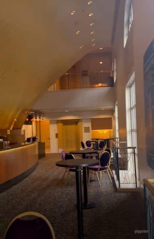  The Gold Bar/Sky Bar 