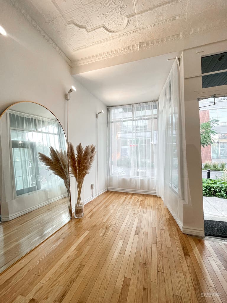  Estudio brillante y elegante con pared ciclorama 