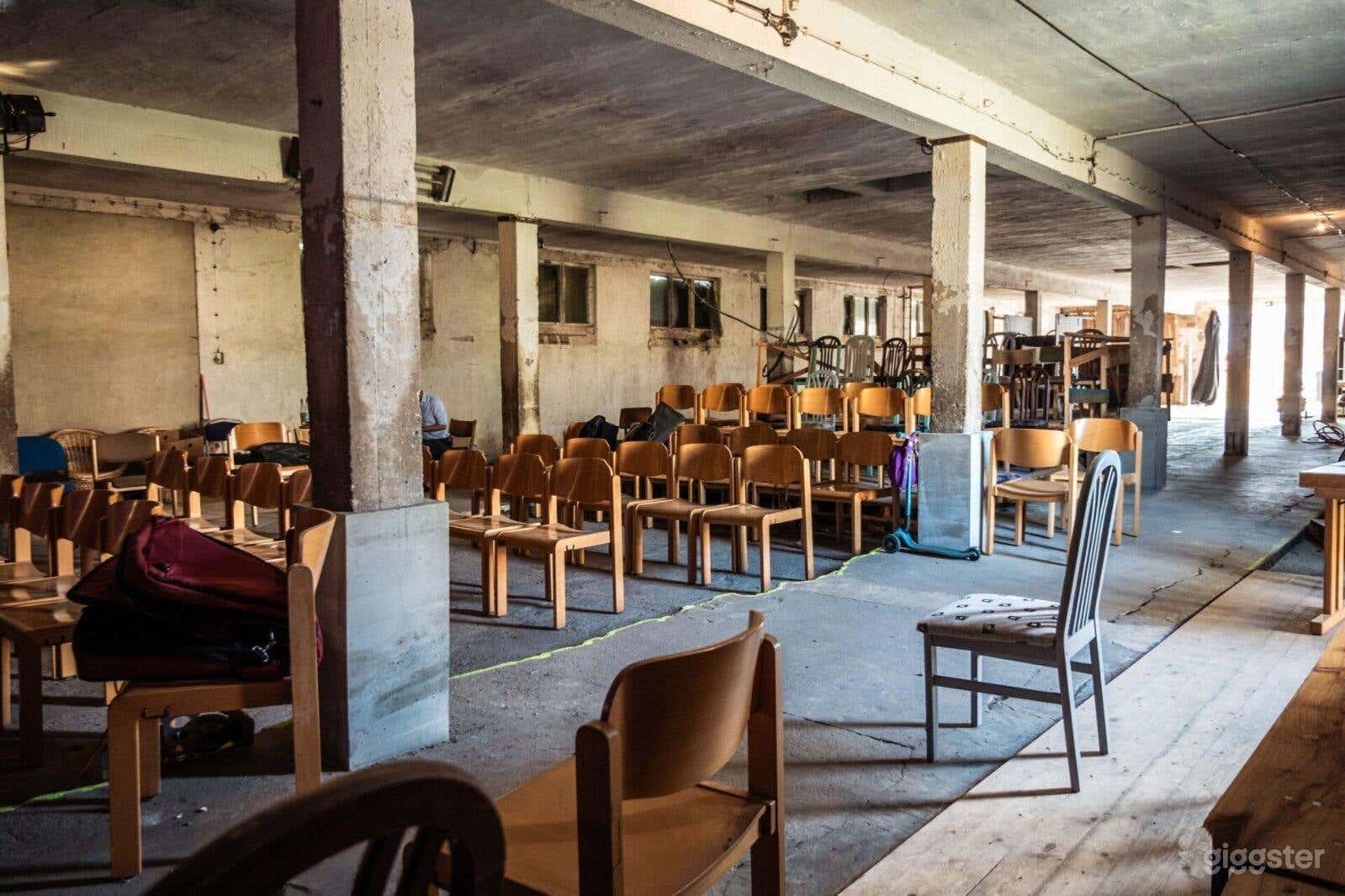 Historisches Lagerhaus-Scheuneninterieur für Filmproduktione Photo 1