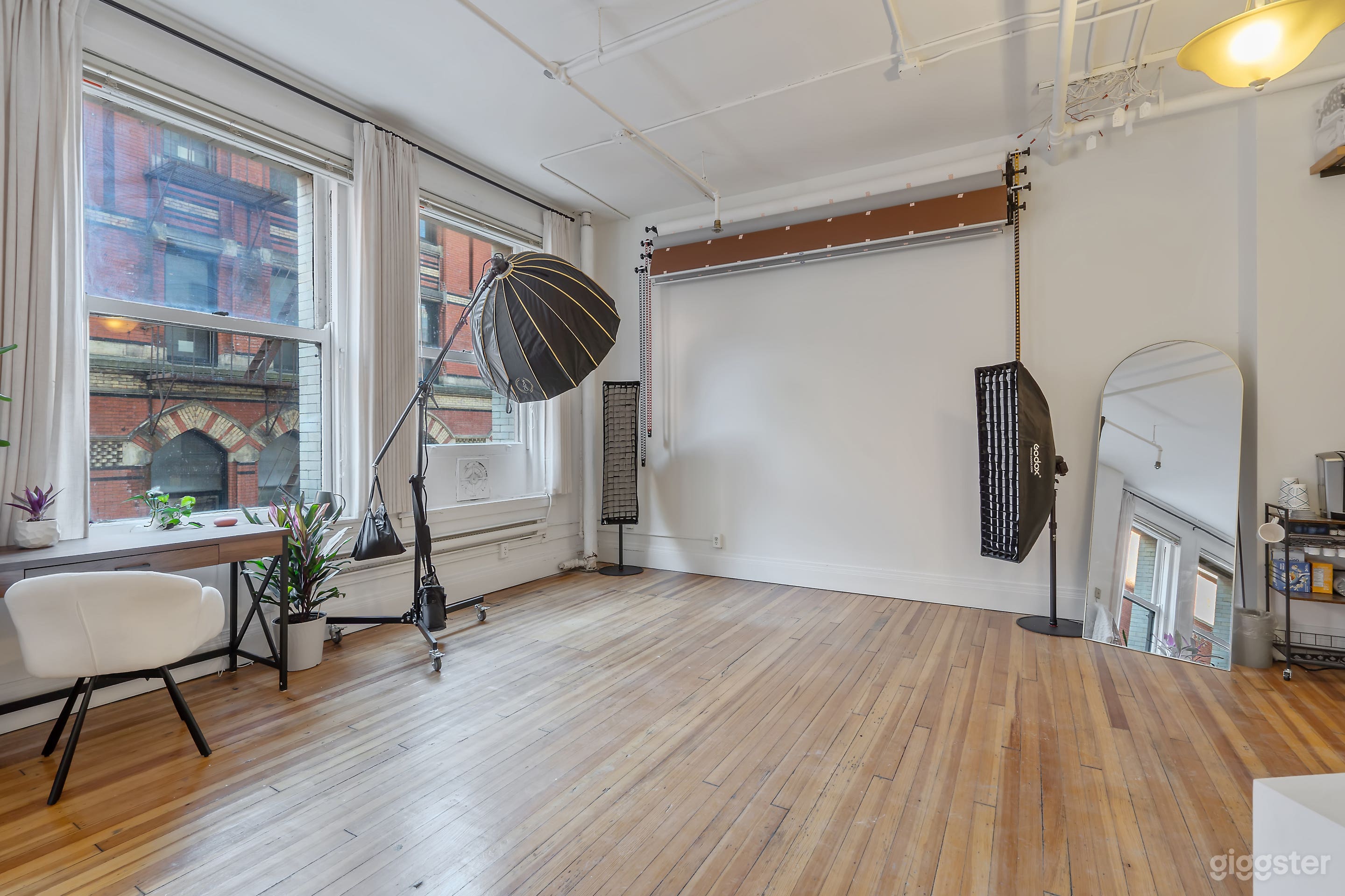 Downtown Syracuse Photo and Podcast Studio Photo 4