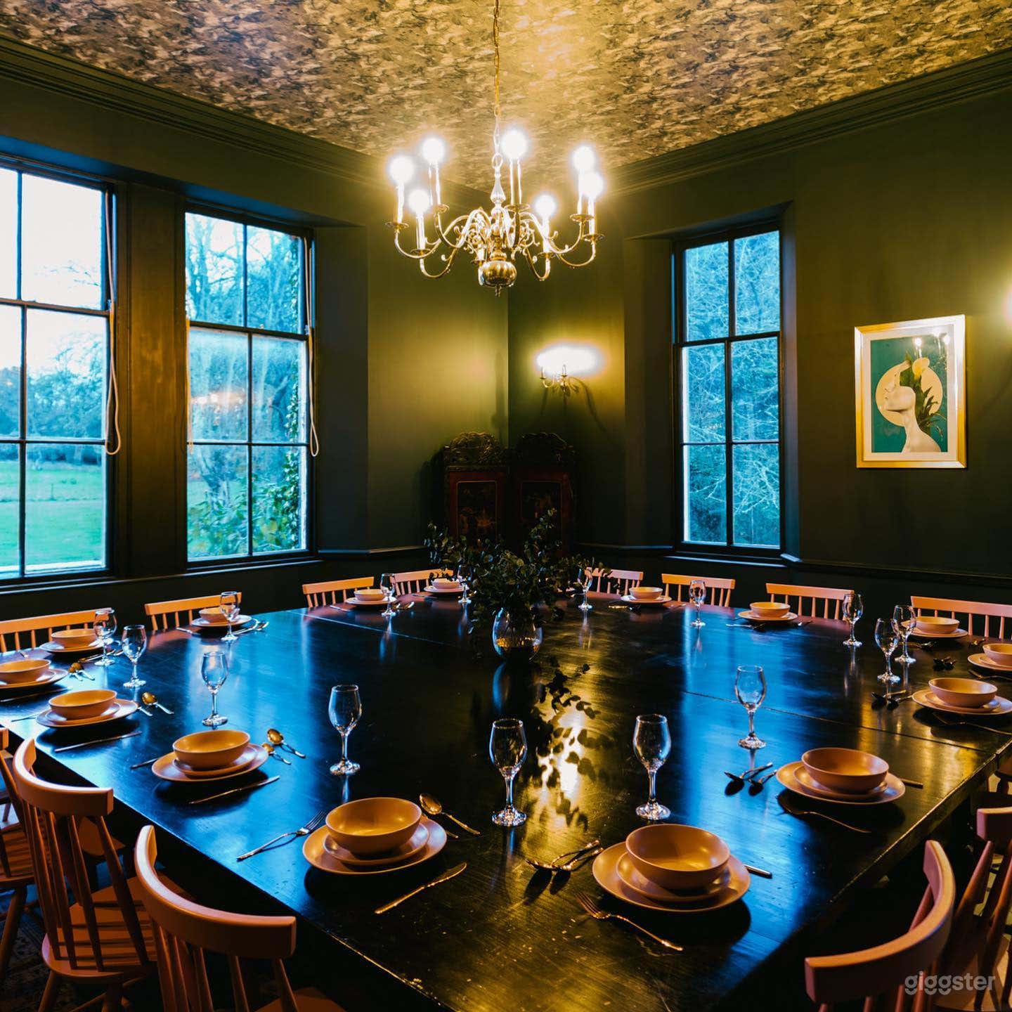 The Dining Room good for 20 pax Photo 1