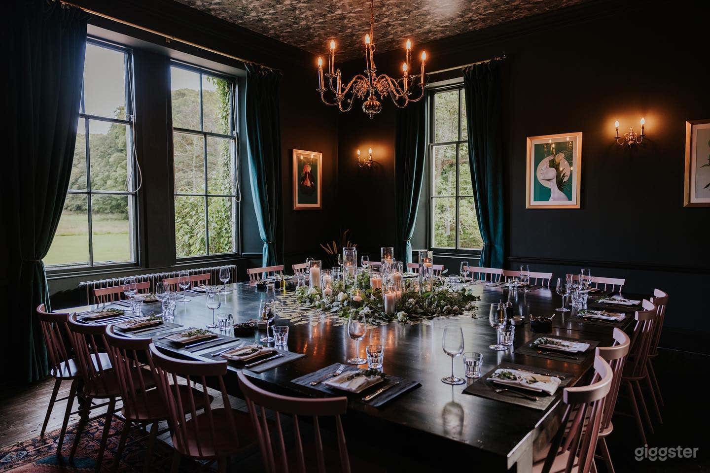 The Dining Room good for 20 pax Photo 2