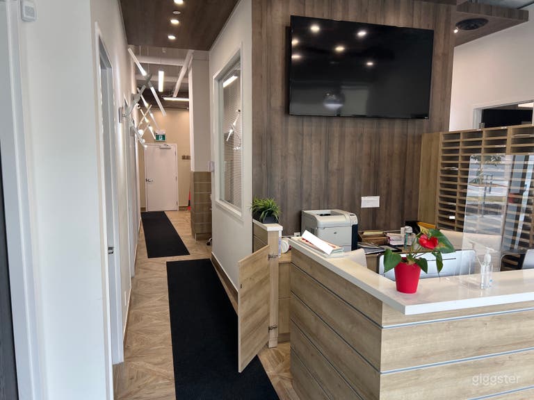  Office Space (Reception And Bullpen) 