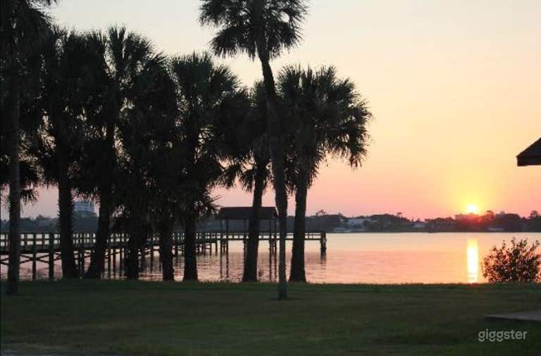  Outdoor Riverfront Lawn Venue 