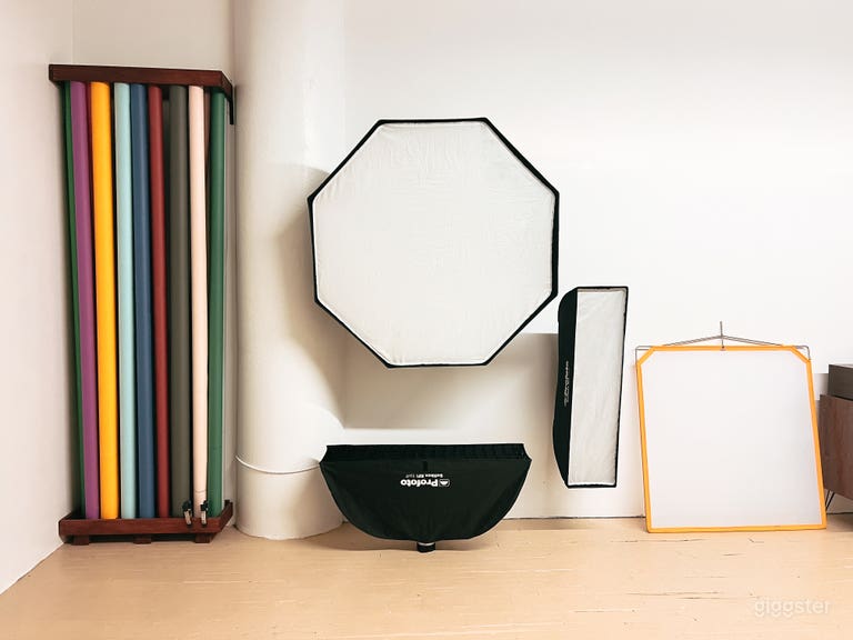  BEST VALUE! Beautiful Vintage Inspired BK Studio 