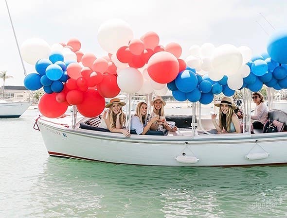 Holiday Duffy Boat Rental  Photo 2