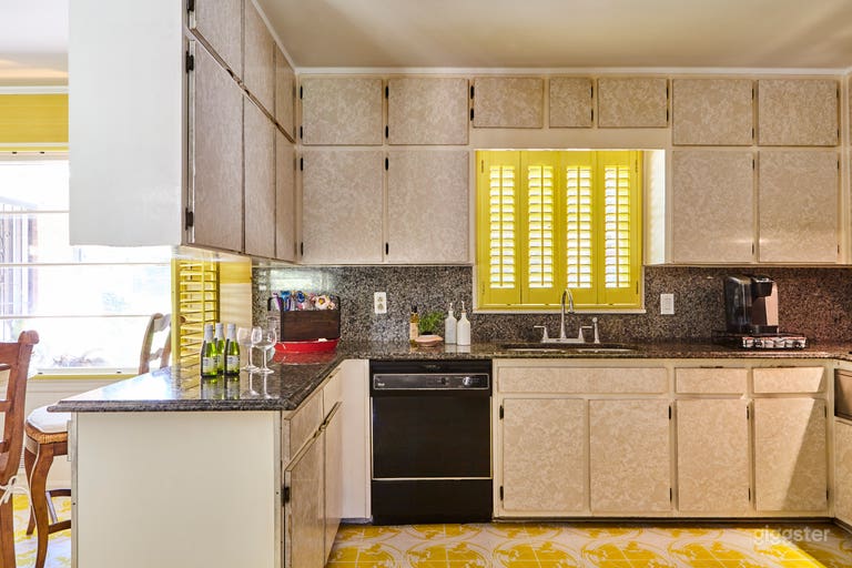  Perfect for Inter-Generational Themed Film Shoot! 