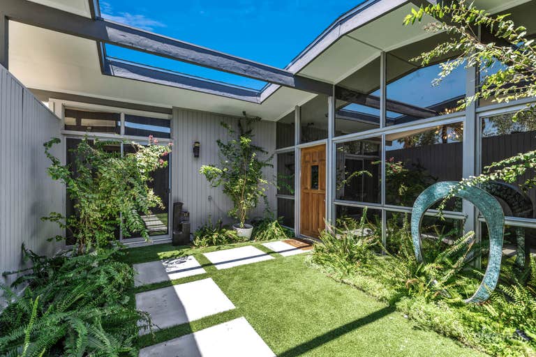  Palm Desert Mid Century Home with unique pool! 