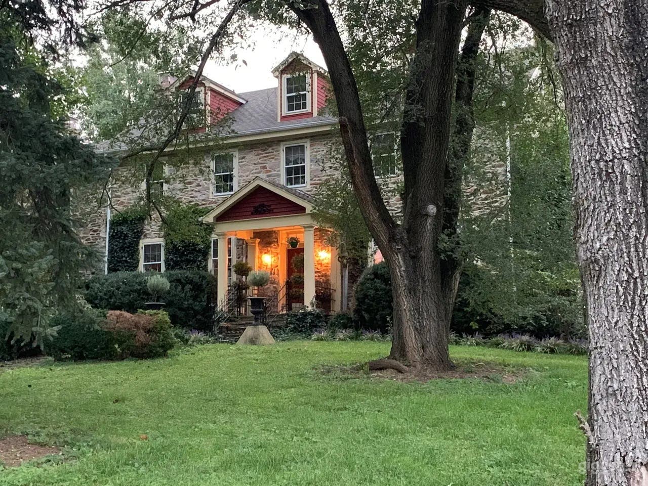 Rustic Elegance Meets Countryside Charm Photo 1