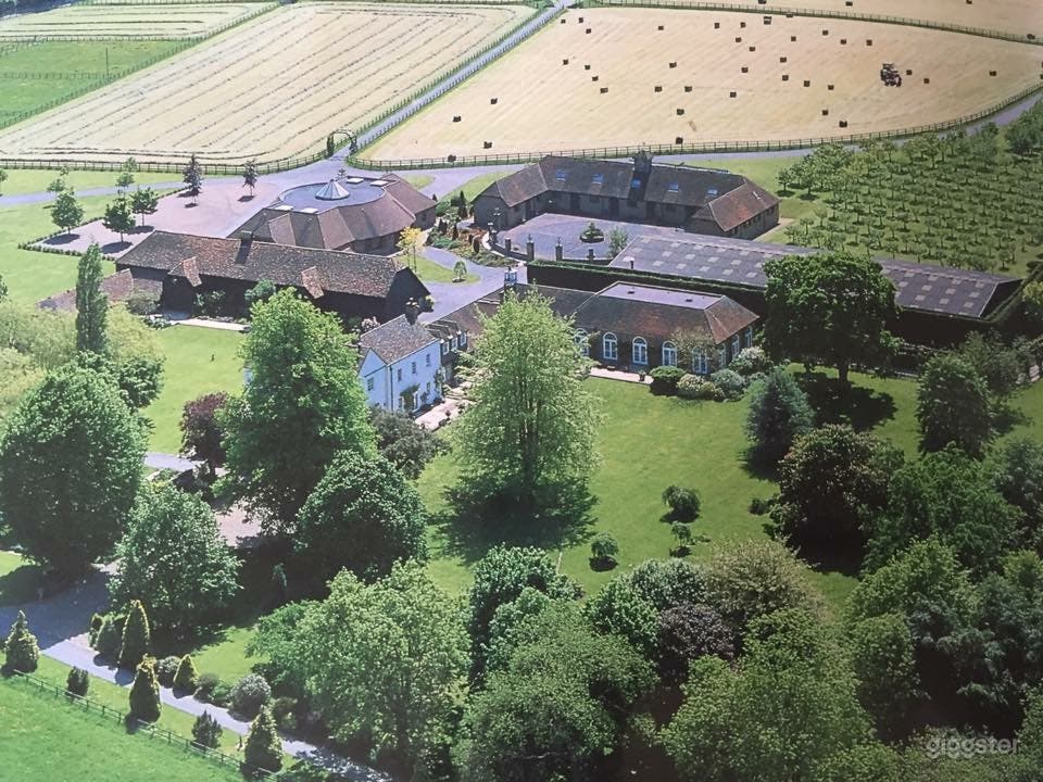 Country estate with many beautiful locations Photo 1