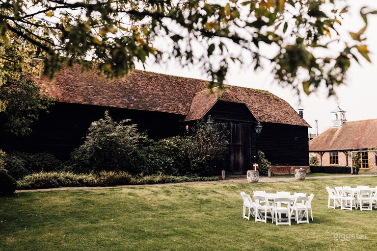  Country estate with many beautiful locations 