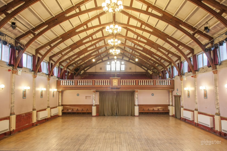  A Stunning Art Nouveau Hall (Up to 400 Guests) 