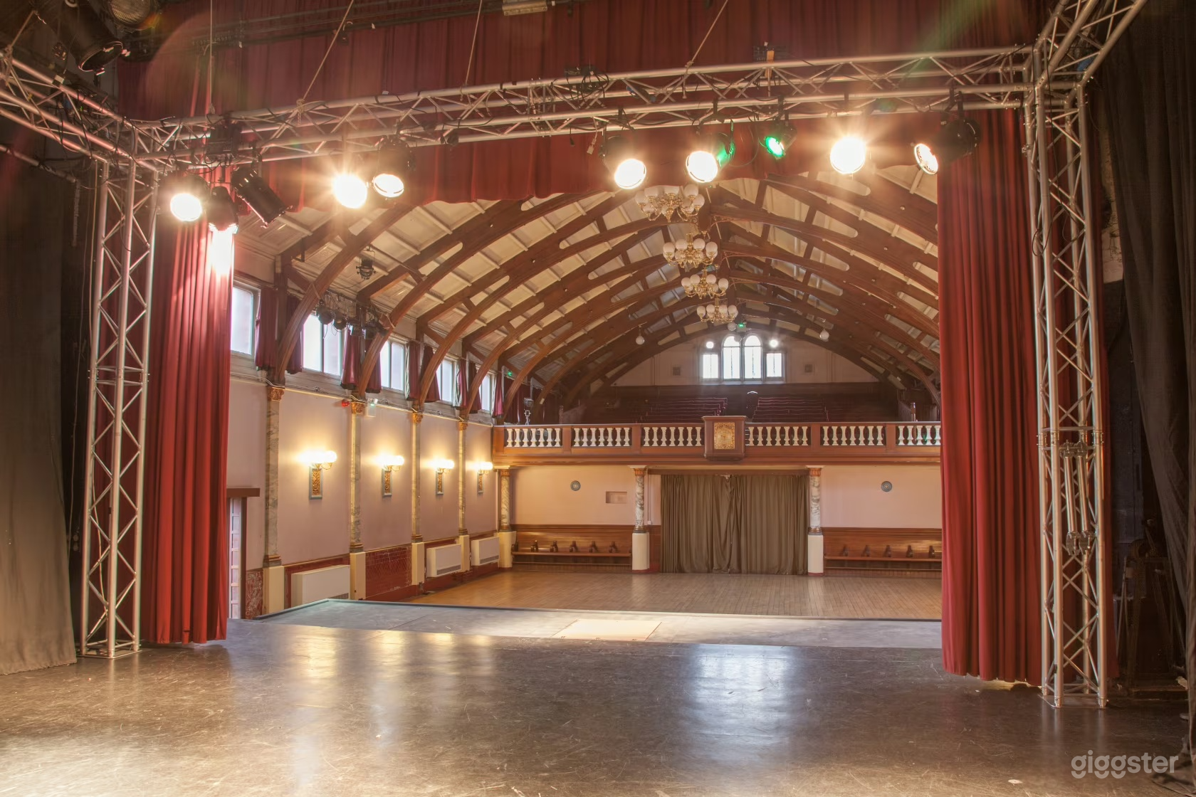 A Stunning Art Nouveau Hall (Up to 400 Guests) Photo 4