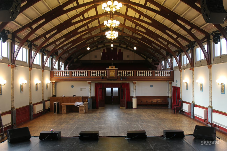  A Stunning Art Nouveau Hall (Up to 400 Guests) 