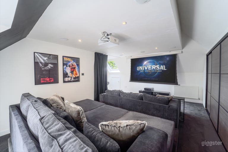  Emerson Park Villa, Heated Pool, Hot Tub, Cinema 