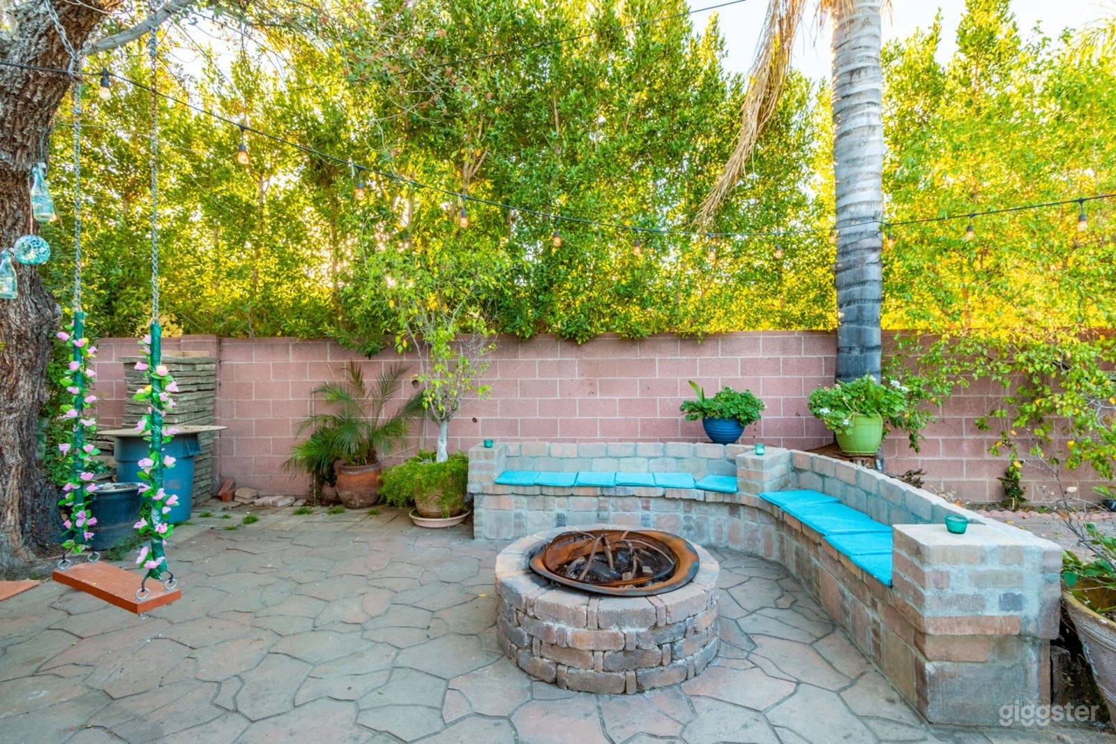 Tropical Backyard Set with Outdoor Kitchen Photo 3