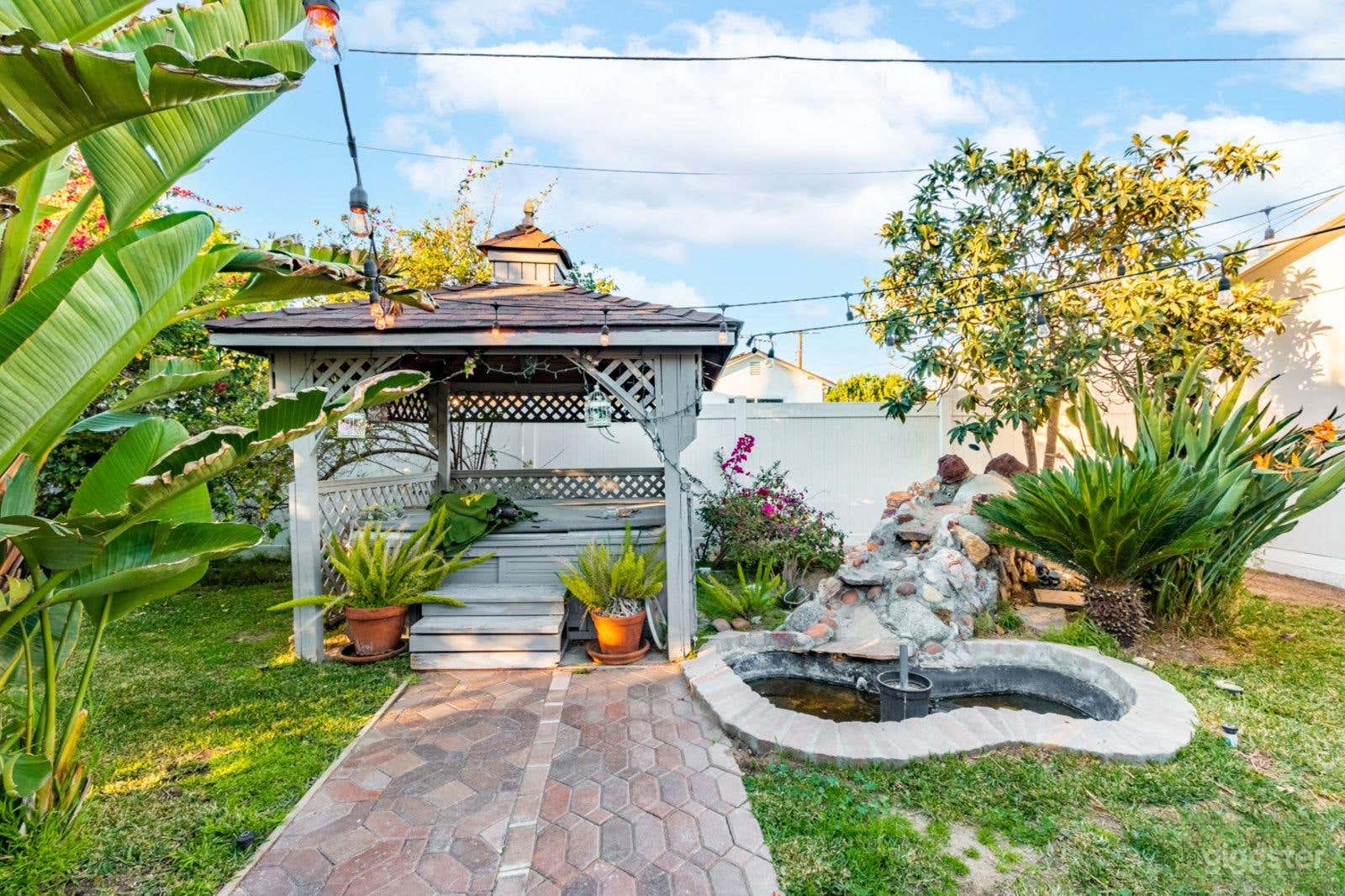Tropical Backyard Set with Outdoor Kitchen Photo 2