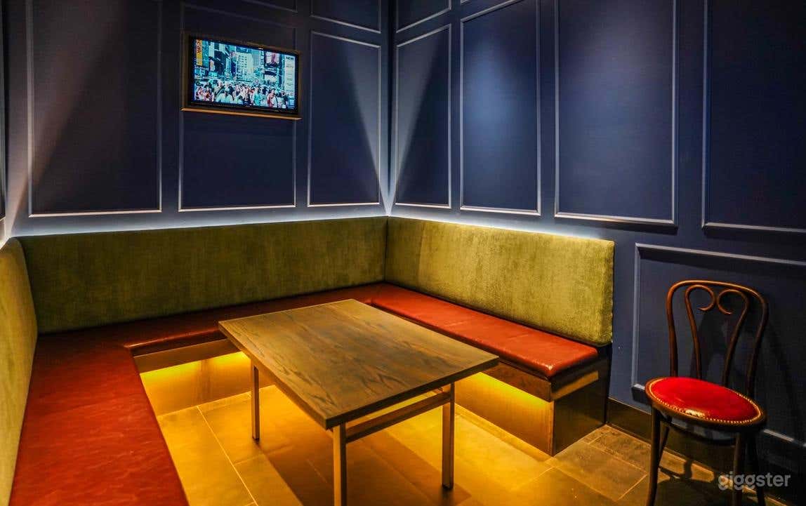 Small Karaoke Room for 8 People Photo 1