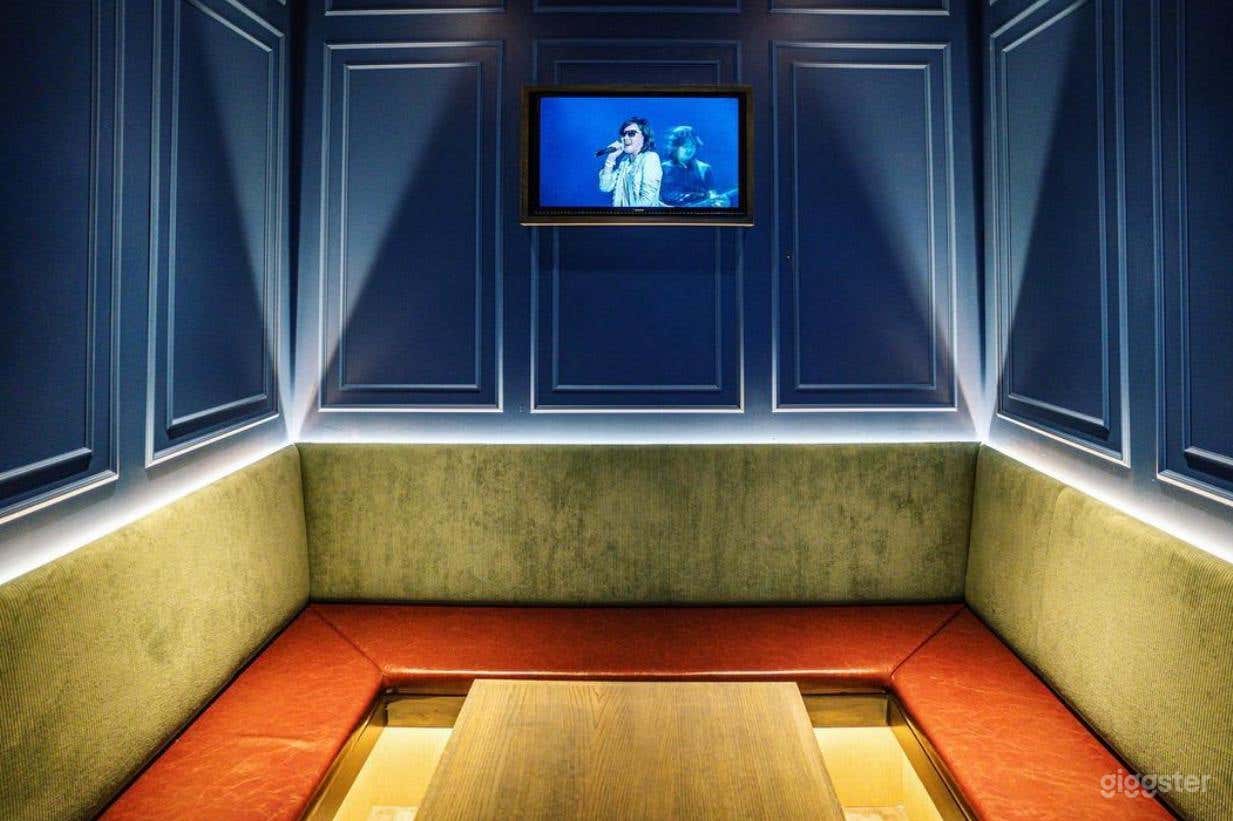 Small Karaoke Room for 8 People Photo 2
