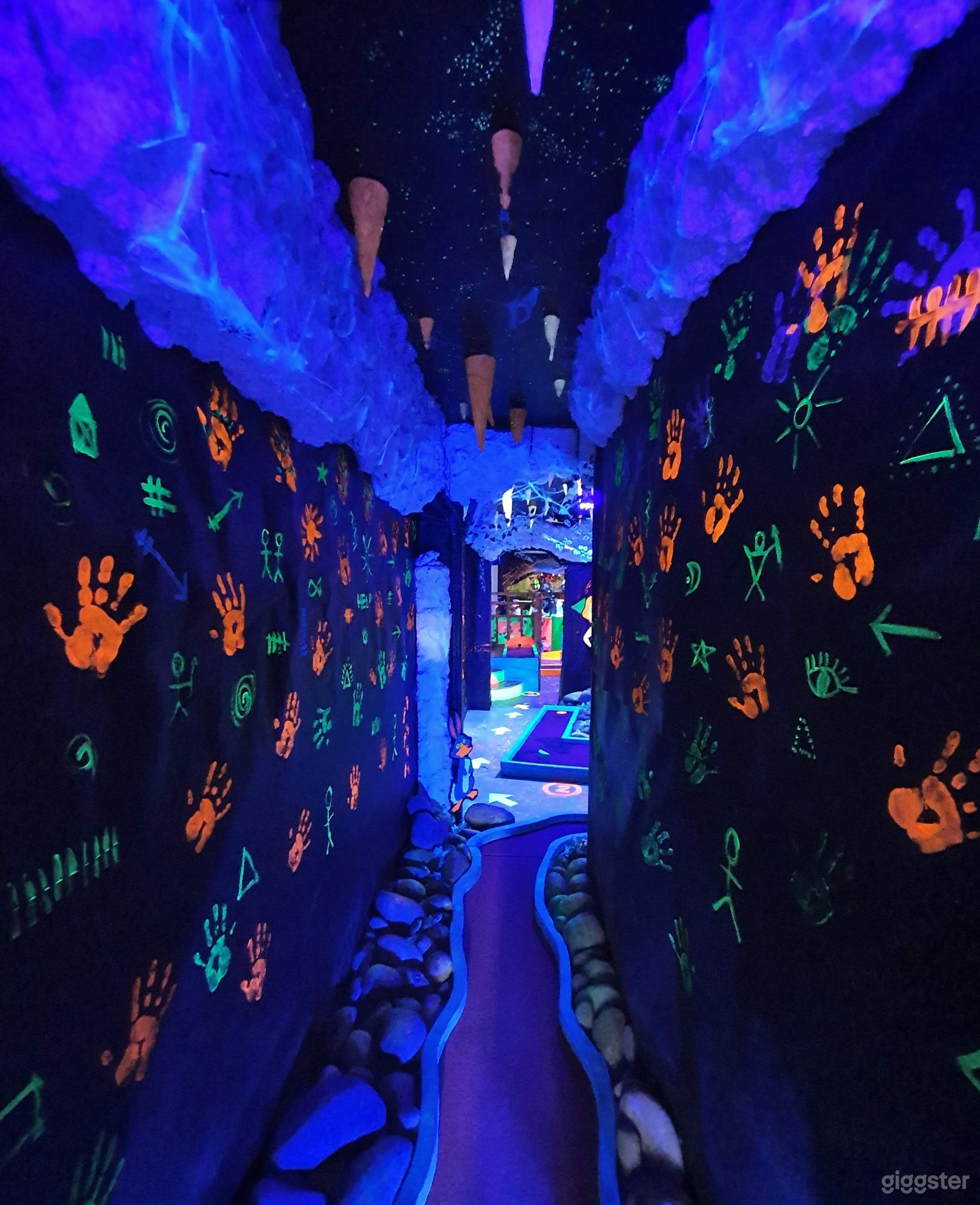 Indoor Mini Golf Photo 1