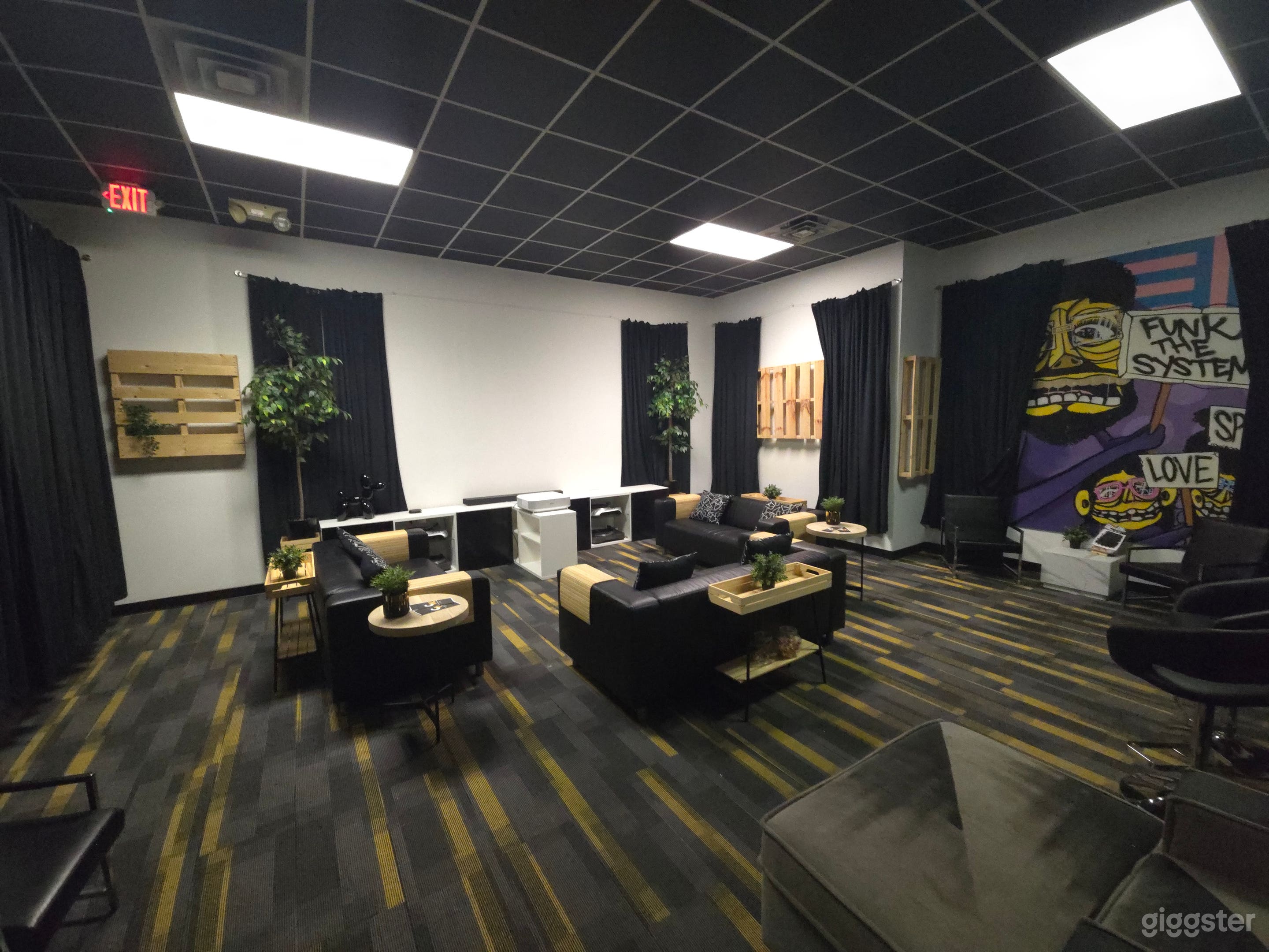 Screening Room w/ Kitchenette | Creative Studios + Shop Photo 2