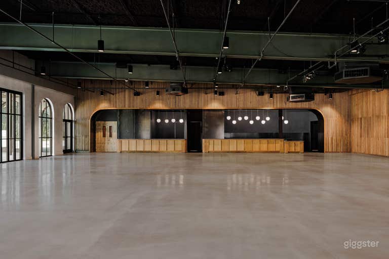  Modern Industrial Hall with Natural Light 