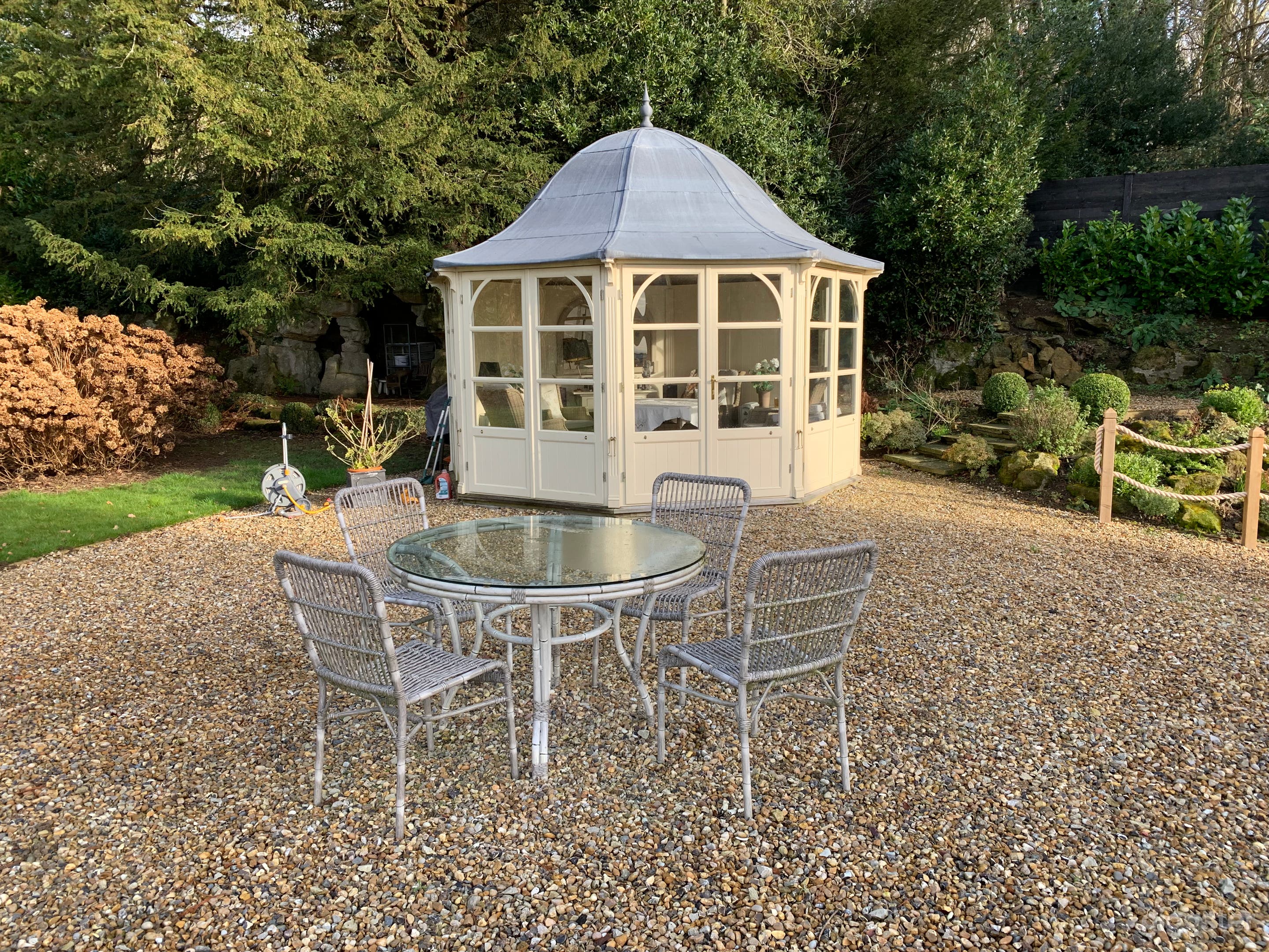 Detached, Victorian Manor House with Swimming Pool Photo 4