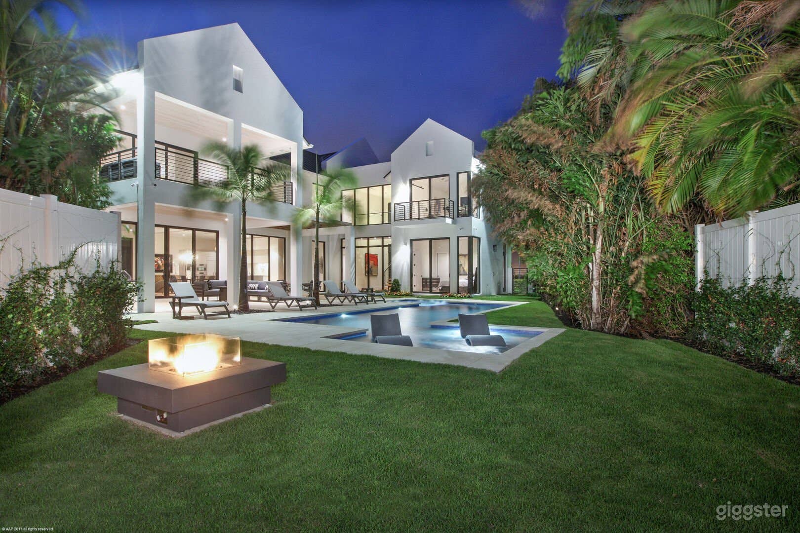 #803 A Luxurious 4-bedroom, 4-bathroom residence in Delray Photo 3