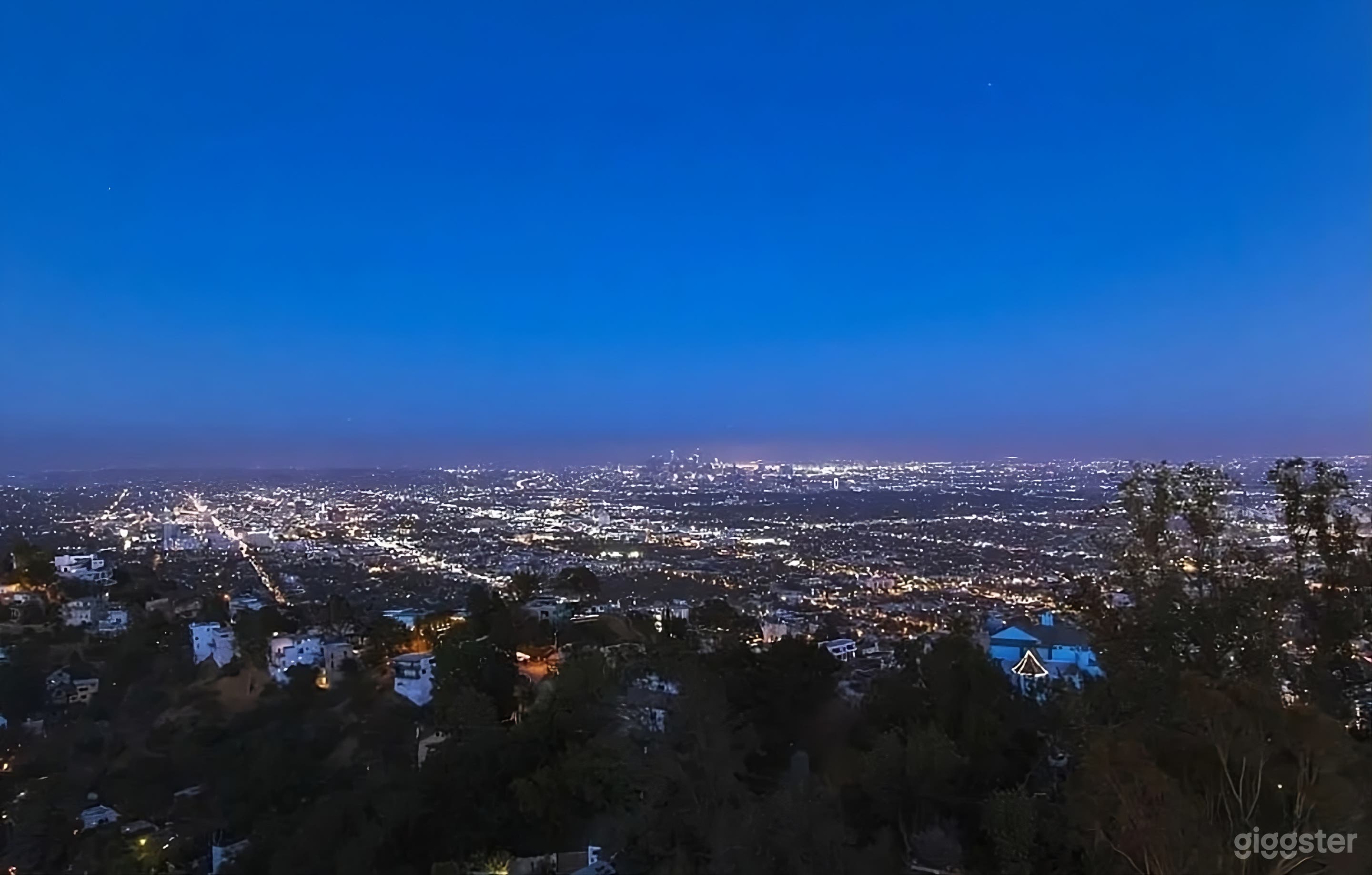 22 mil dollar mansion with an incredible view Photo 3