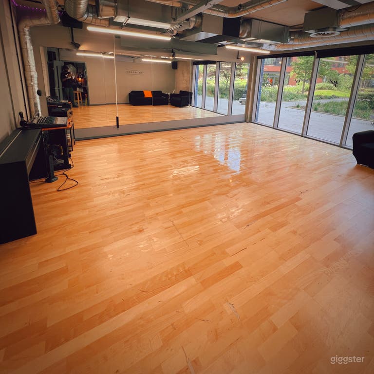  Professional Dance & Studio in East London 