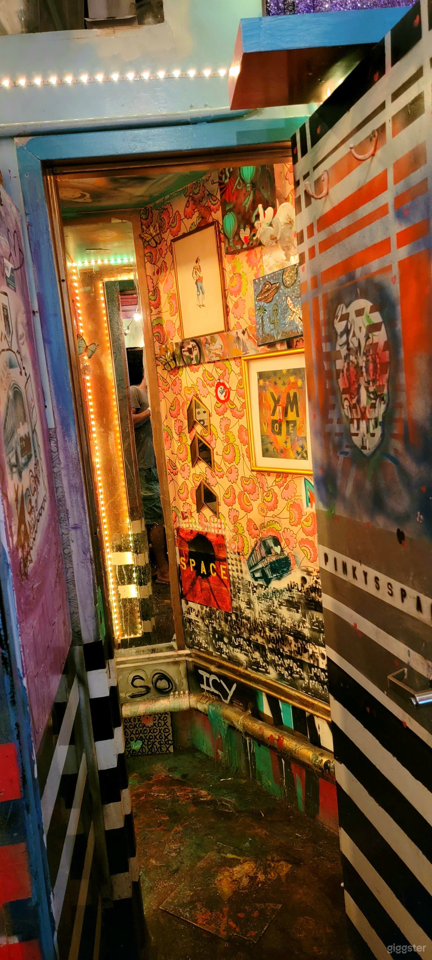 Enticing Food and Art Space in NYC Photo 3