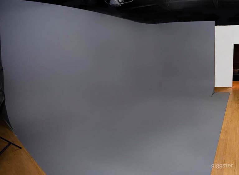  Grey Cyclorama Wall (Can be painted other colors if requested) 