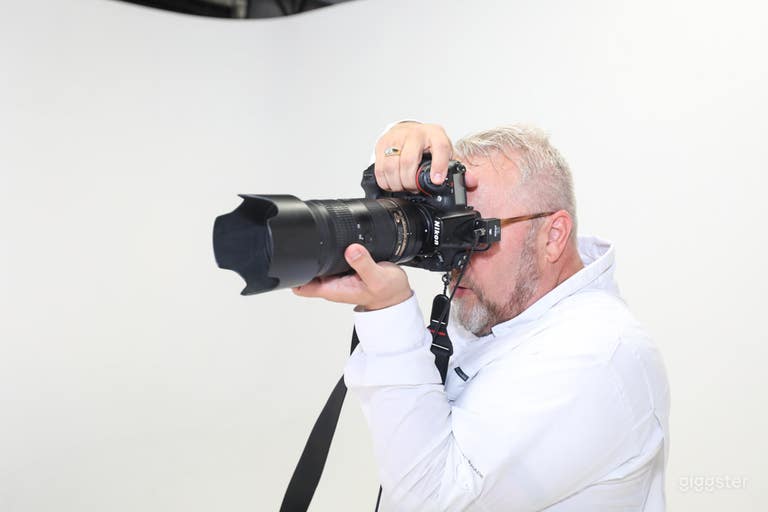  Example of Photographer in the Studio 