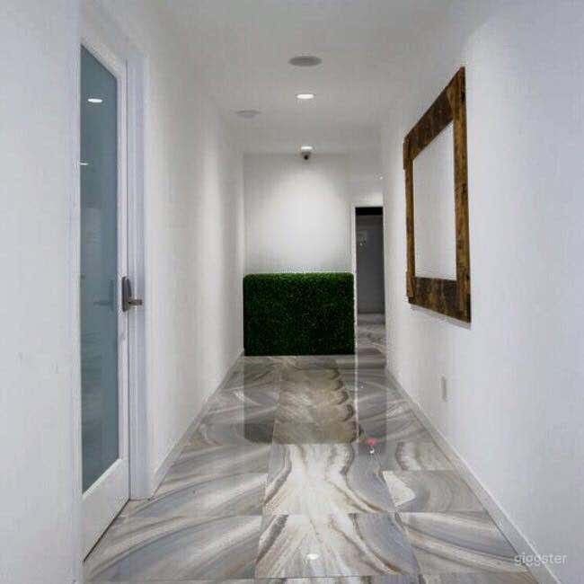 Spacious Conference Room in Canoga Park Photo 4