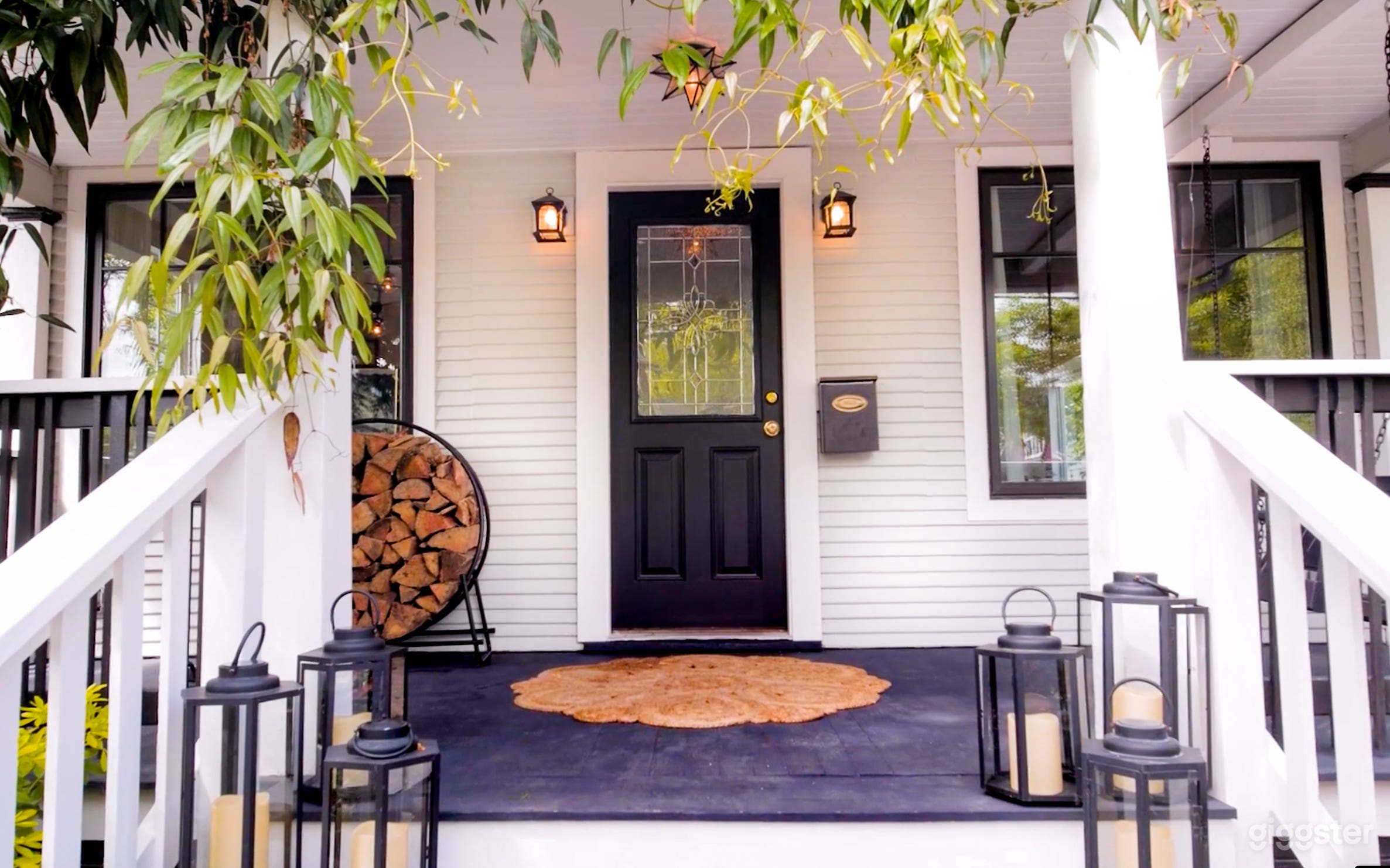 Enchanting Private Home in Trendy Alberta Arts Photo 4