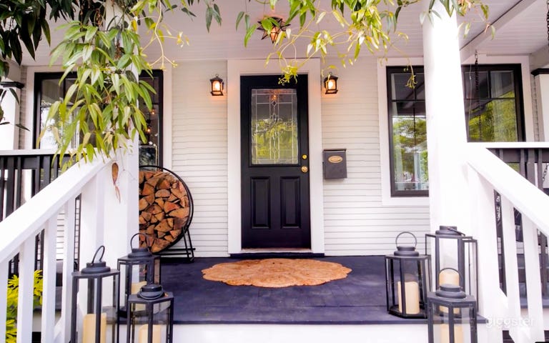  Enchanting Private Home in Trendy Alberta Arts 